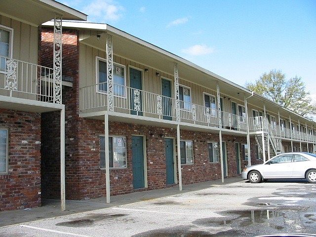 1st image of 159 N Donahue Dr #1B-1Ba-385Sqft