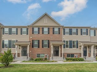 8956 Dolby St, Huntley, IL 60142