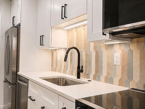 5th image of 15734 Millbrook Ln #80