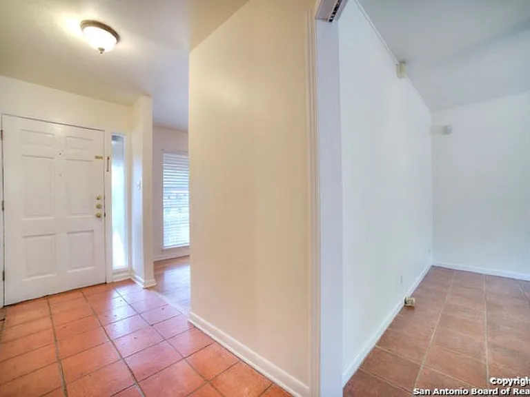 3223 Oakleaf Dr — Photo 4