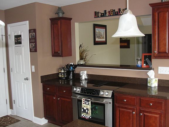 Open floor plan, pantry, no wasted space