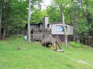 314 Laurel Ln, Greentown, PA 18426