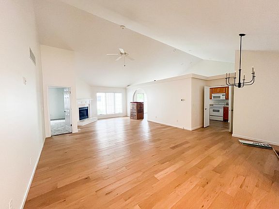 5th image of 3700 Satinwood Dr