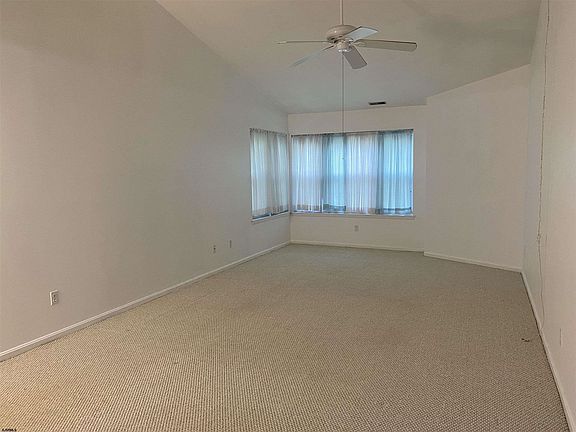 3rd image of 4 Pheasant Meadow Ct #132
