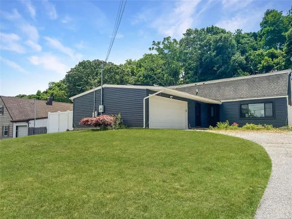 37 Arrow Street, Selden, NY 11784