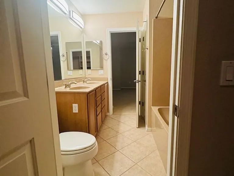 8455 N Placita De La Manzana — Photo 19