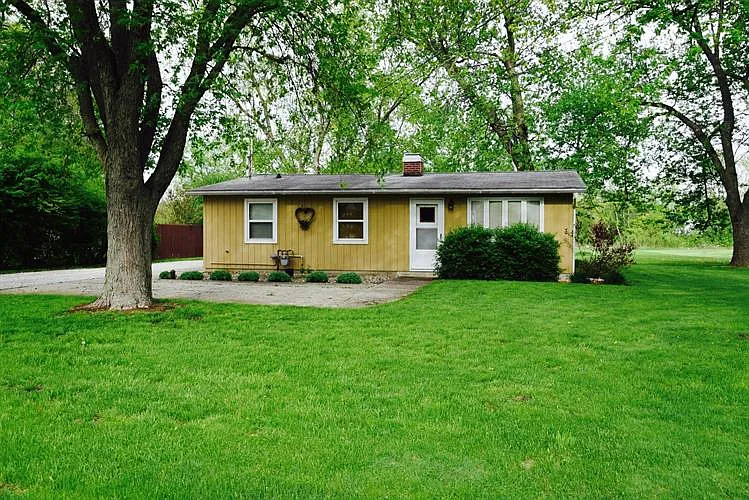23245 Wentworth Ave photo 1