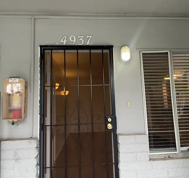 4937 Coronado Ave! Spacious 2 Bed-1 Bath Unit in OB! — Photo 2