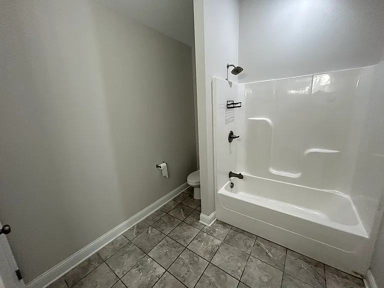 127 Greystone Ct — Photo 3