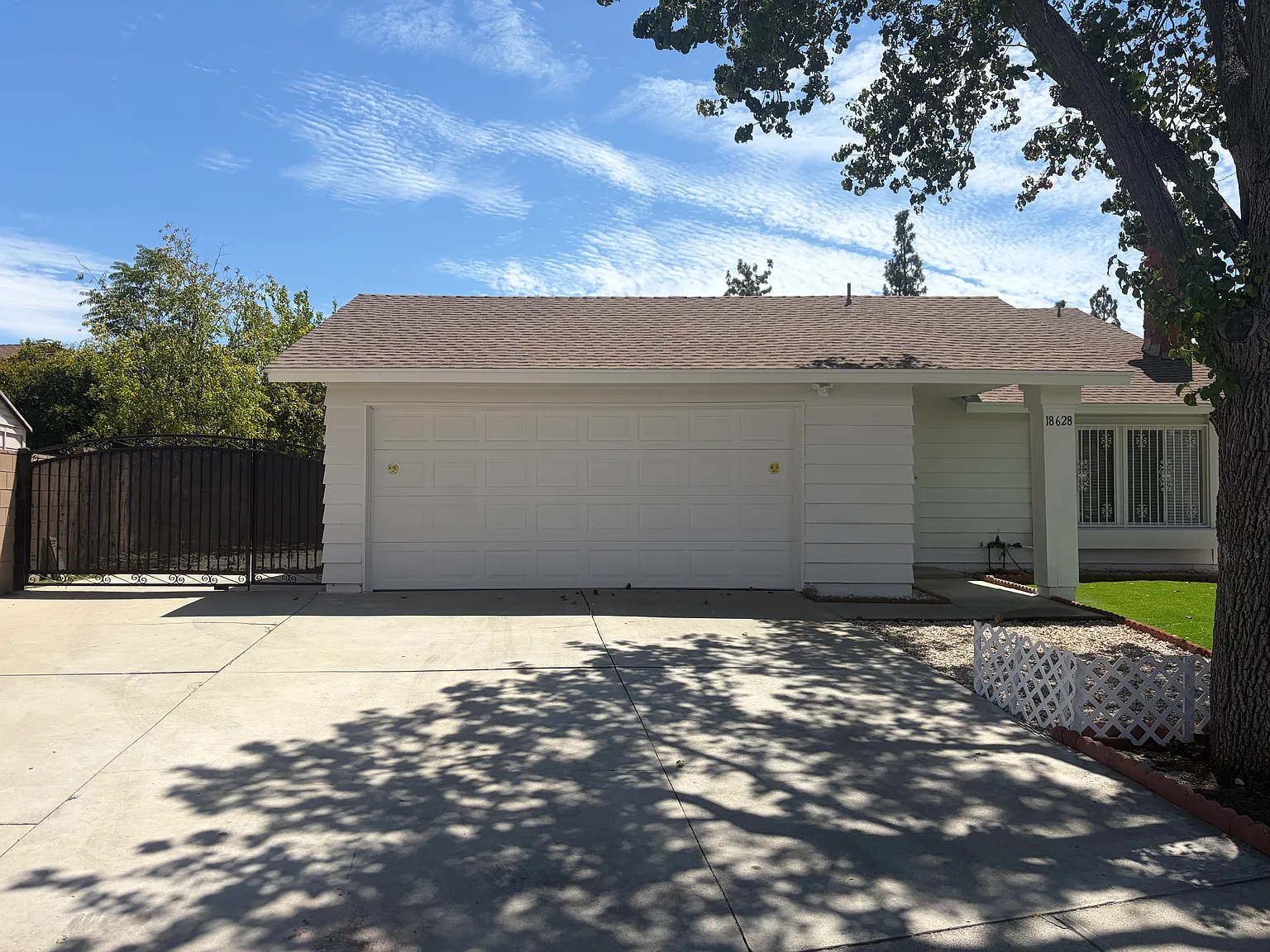 3 bed, 1251 sqft, $3,300 — Photo 2