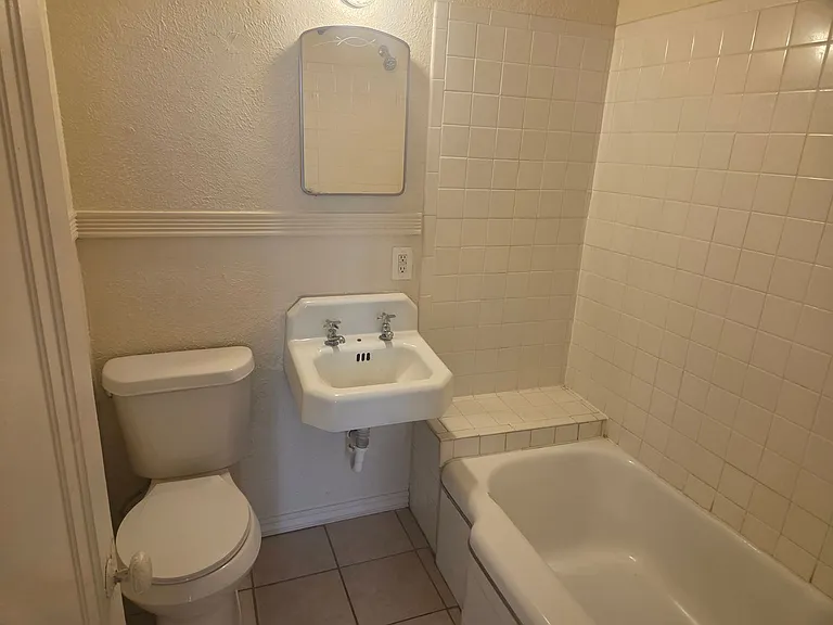 834 N Clarkson St — Photo 10