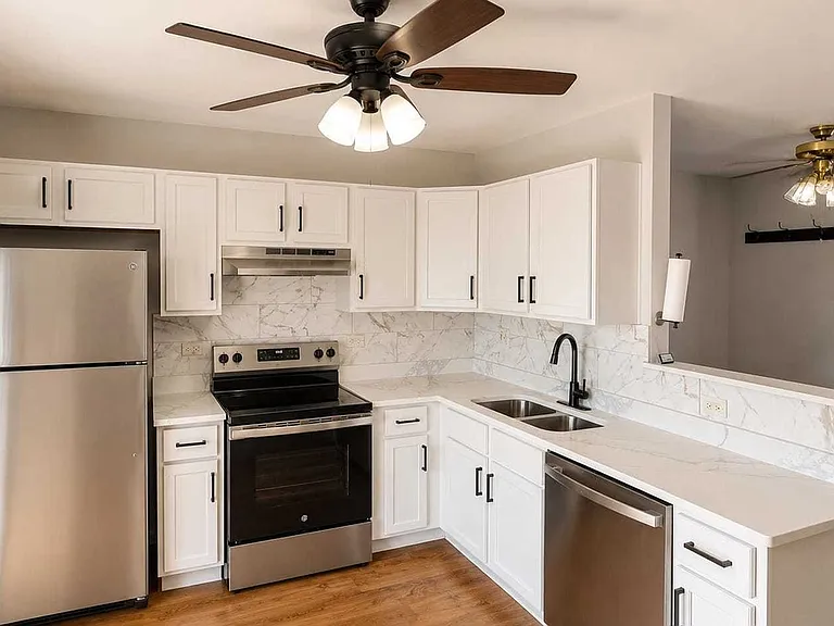 182 Waters Edge Dr #301 — Photo 17