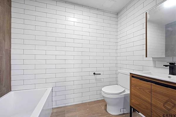 Rented by ERNY LLC | media 25