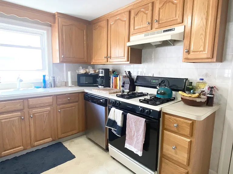 605 Main St #2 — Photo 4
