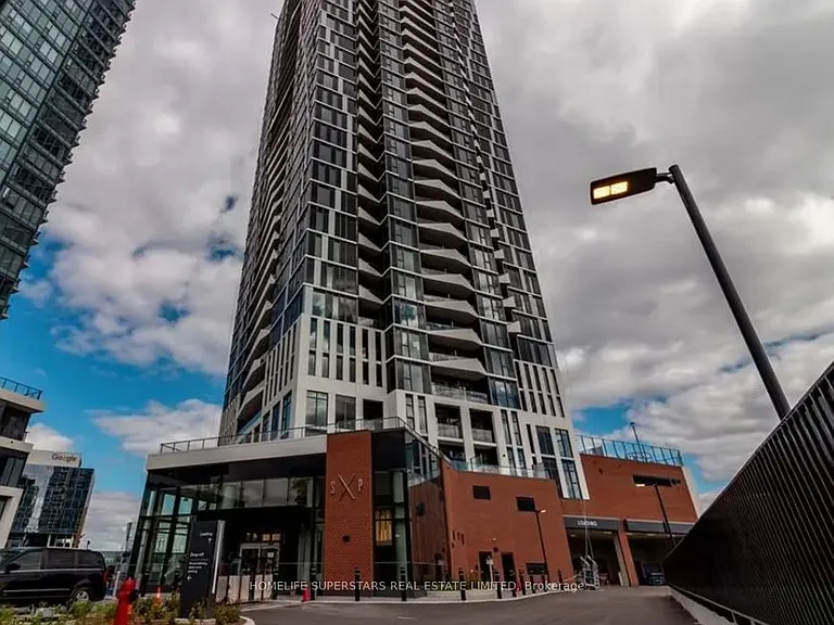 607 King St W #510 — Photo 2