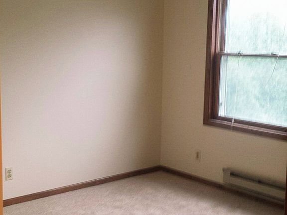 5th image of 643 Ziegler Dr