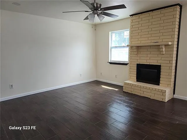 2 bed, 1.5 bath, 1225 sqft, $1,800 — Photo 2