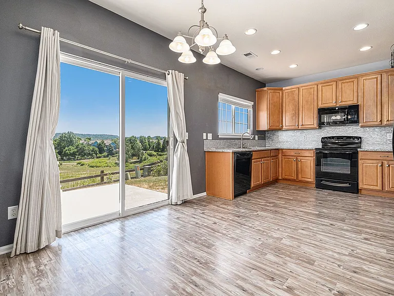 4230 Beautiful Cir — Photo 14