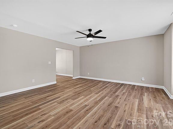 2nd image of 412 Morningside Rd