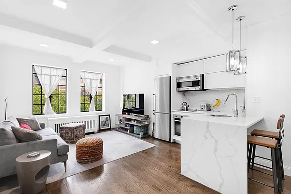 Rented by Cooper & Cooper Real Estate | media 8