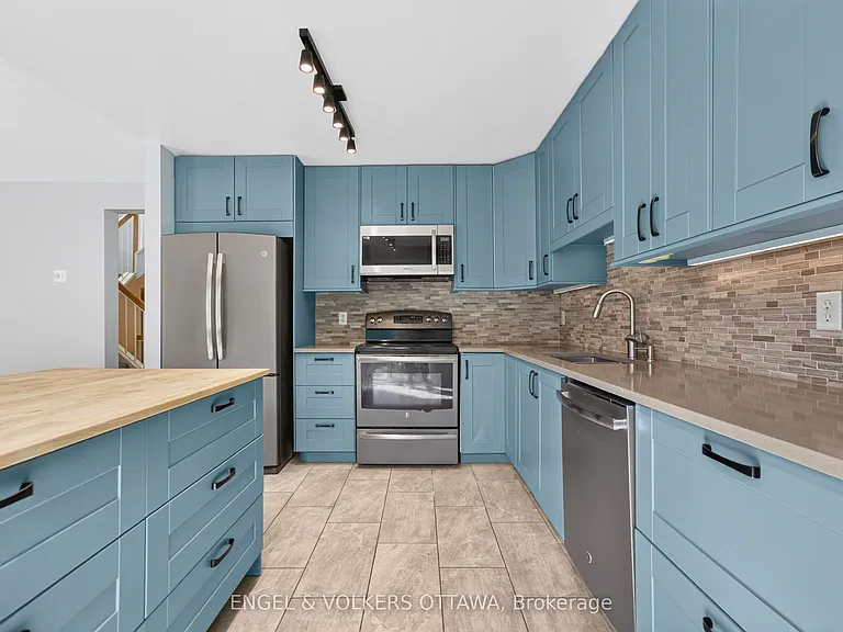 2123 Esprit Dr — Photo 18