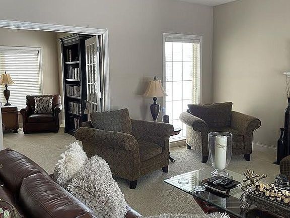 3rd image of 415 Coral Dr