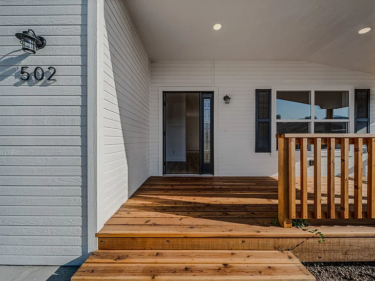 502 Angel Way — Photo 3