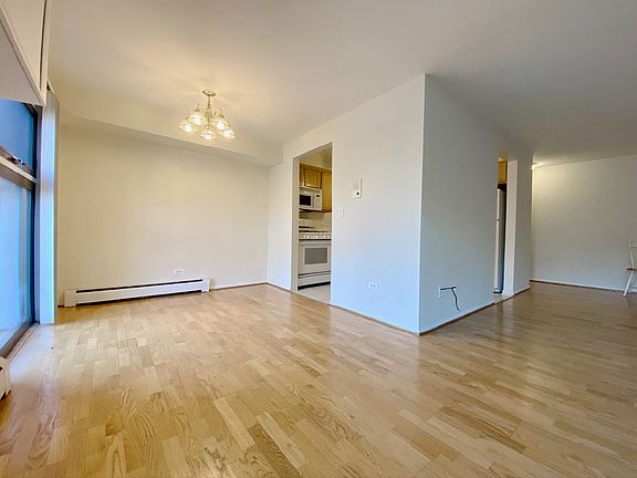3rd image of 8454 W Catalpa Ave Unit 3