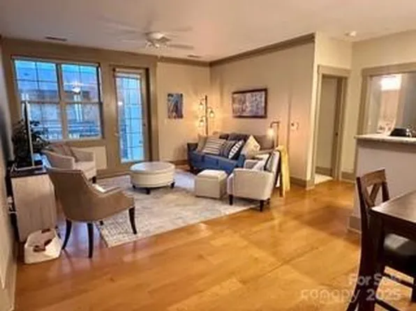 5 Farleigh St APT 103, Asheville, NC 28803