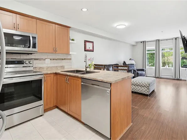 663 Goldstream Ave #205, Langford, BC V9B 2W9