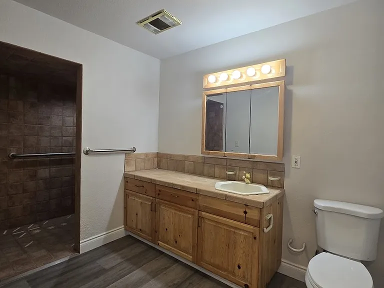 1176 W San Bruno Ave — Photo 37