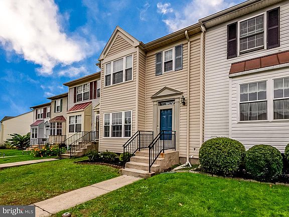 3rd image of 17 Cashell Ct