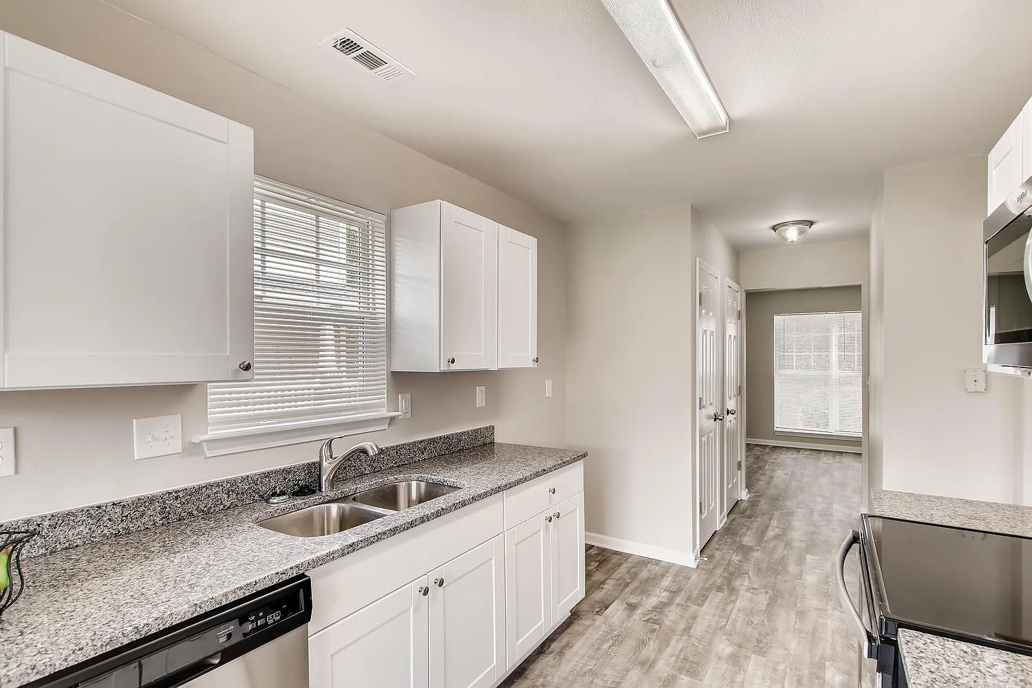 8011 Rolling Meadows Ln — Photo 4