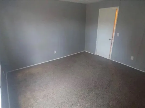 68 Selye Ter, Rochester, NY 14613