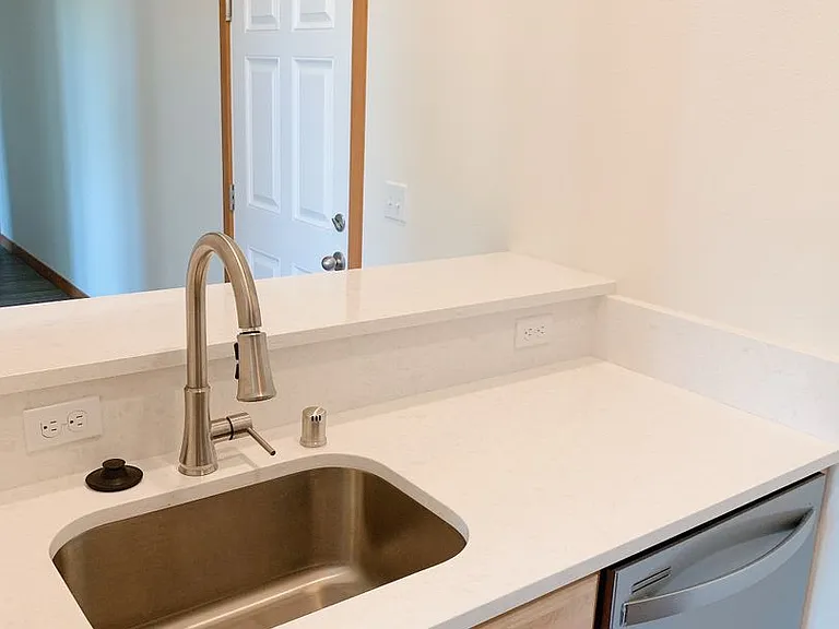 1111 N Forest St — Photo 22