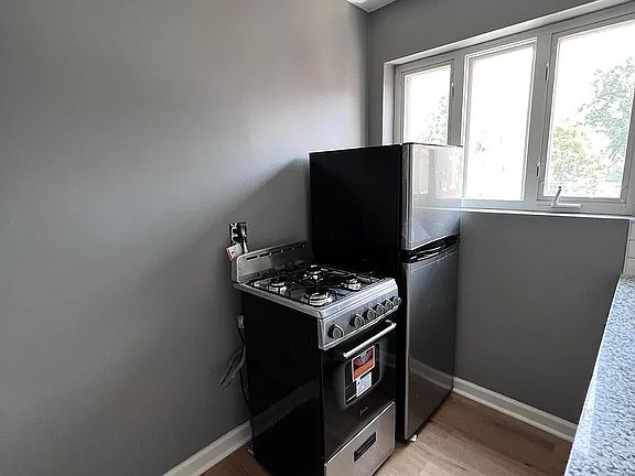 4th image of 2559 Marsh Ave APT 4