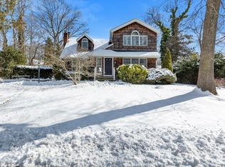 105 Eatons Neck Rd, Northport, NY 11768