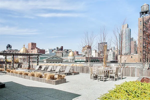 Sold by Douglas Elliman | media 14
