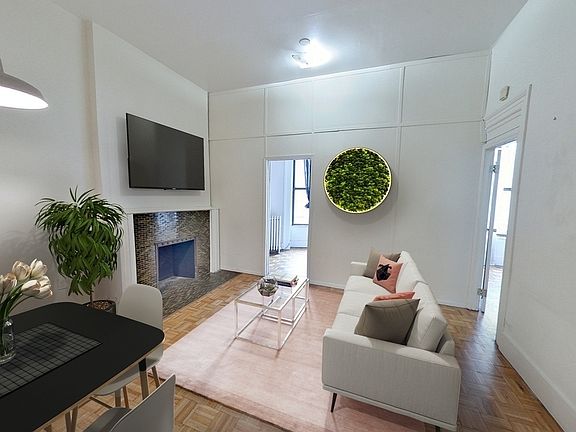 4th image of 228 W 72nd St APT 4