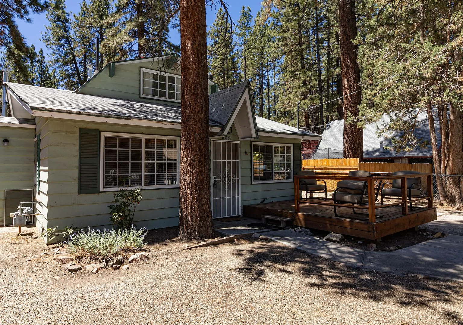 Cozy 2 Bedroom 1 Bath in Big Bear City — Photo 2