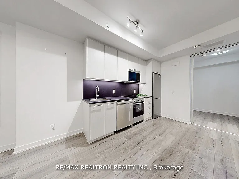 260 Finch Ave E #Townhouse 1 — Photo 9