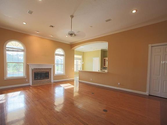 5th image of 34517 Parkview Ave