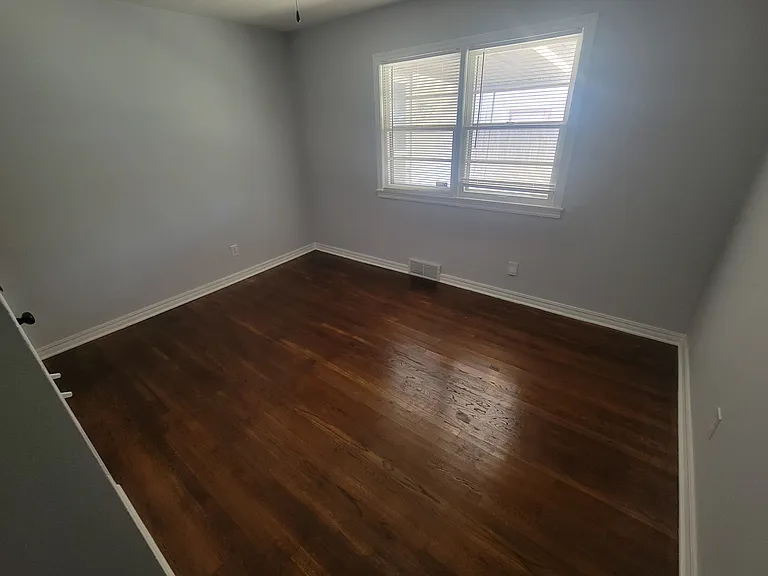 3033 S Millwood Ave — Photo 4