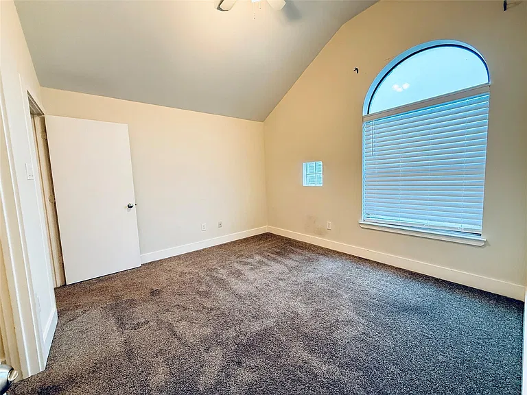 9813 Cynthia Ann Ct — Photo 25