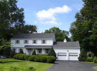 56 Willowbrook Ln, New Canaan, CT 06840