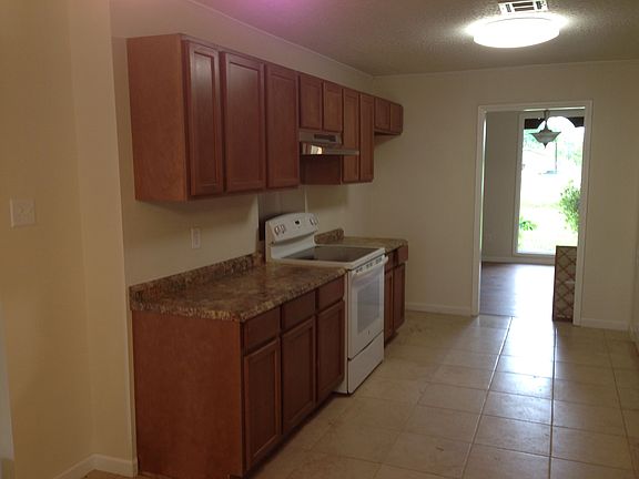 3rd image of 200 Des Jardin Ave