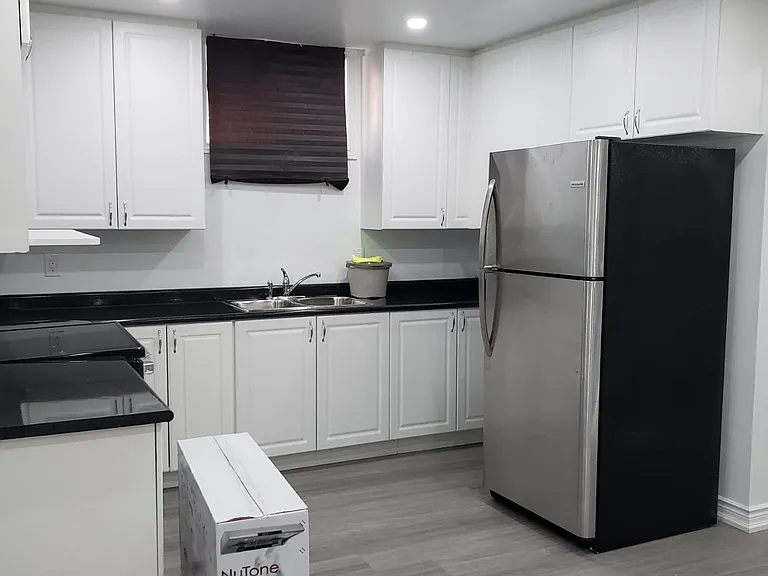 9 Stott Ave — Photo 6