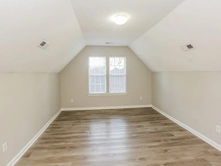 2954 Hawick Commons Dr — Photo 13