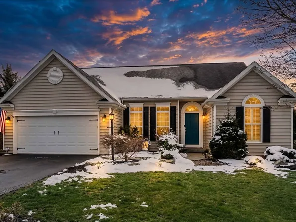 2035 Majestic Dr N, Canonsburg, PA 15317