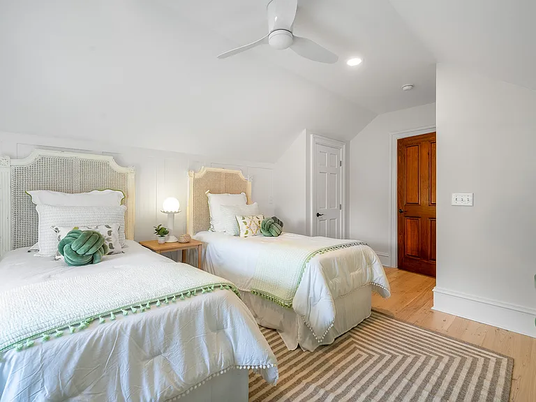 108 Live Oak Dr — Photo 27